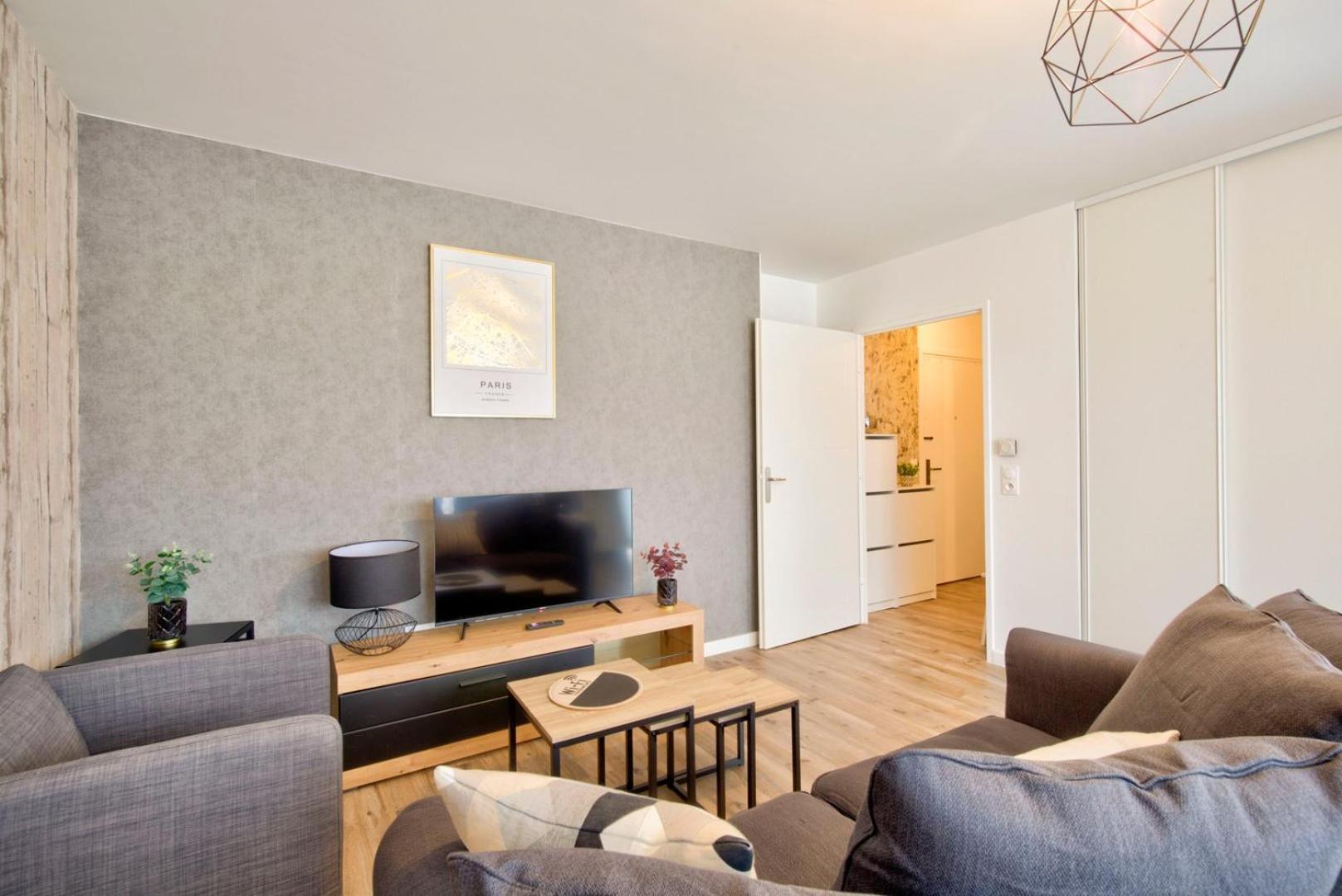 Le Perfectionniste - Spacieux Logement Terrasse Avec Parking กาช็อง ภายนอก รูปภาพ